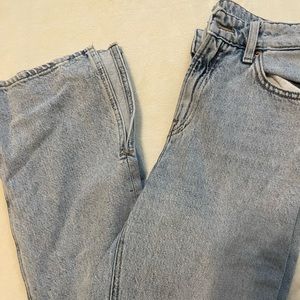 H&M slit leg mom jean (tighter on thighs) size : 2